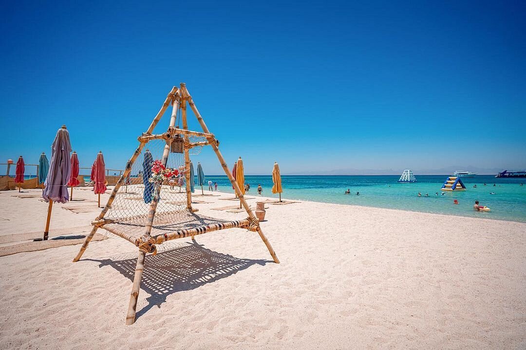 white-sand-and-clear